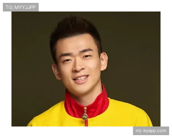 刷到郑思维的日常，赛场钢人在家像有钱少爷，这反差也太刺激