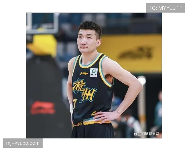 孙铭徽训练完直接干掉三份鸡胸肉，这自律谁顶得住啊